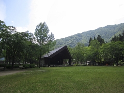 芝生広場