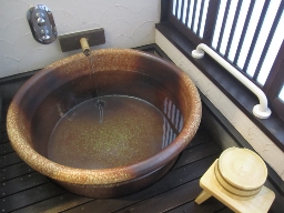 部屋付きの半露天風呂