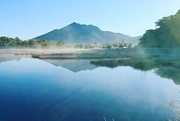尾瀬沼と至仏山